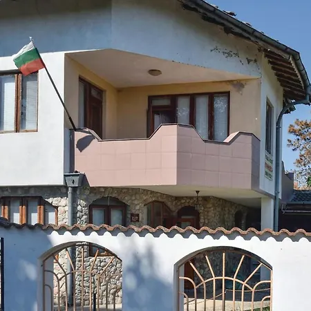 Three-bedroom Holiday In Krapets Krapets (Dobrich)